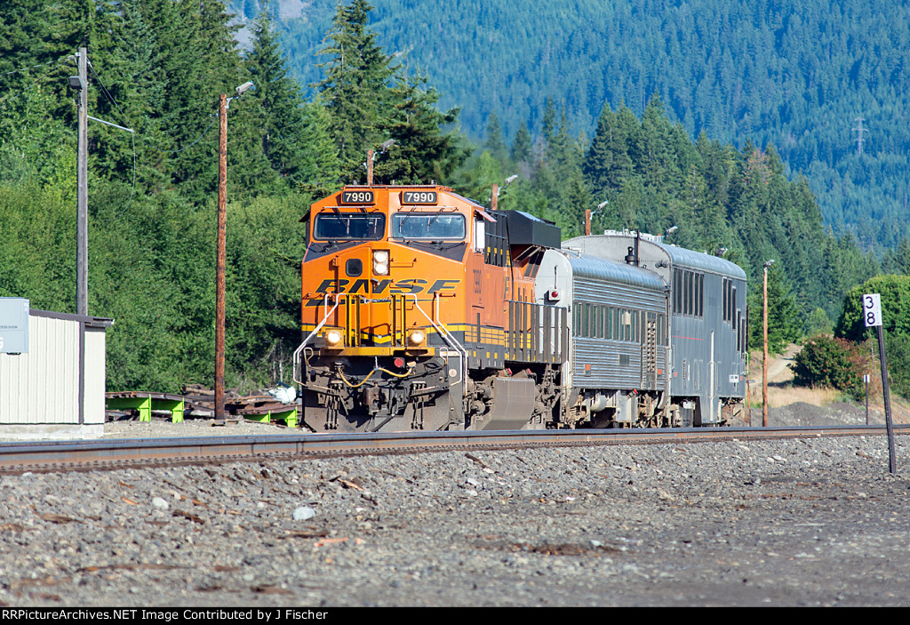 BNSF 7990